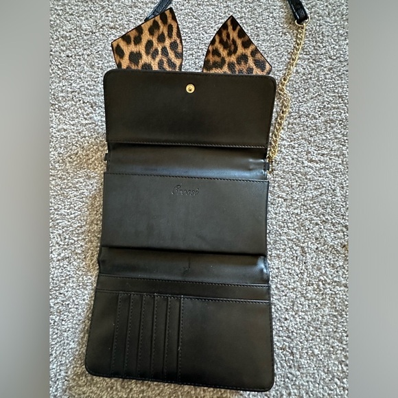 Crossbody cute bow, built in wallet - Picture 2 of 7